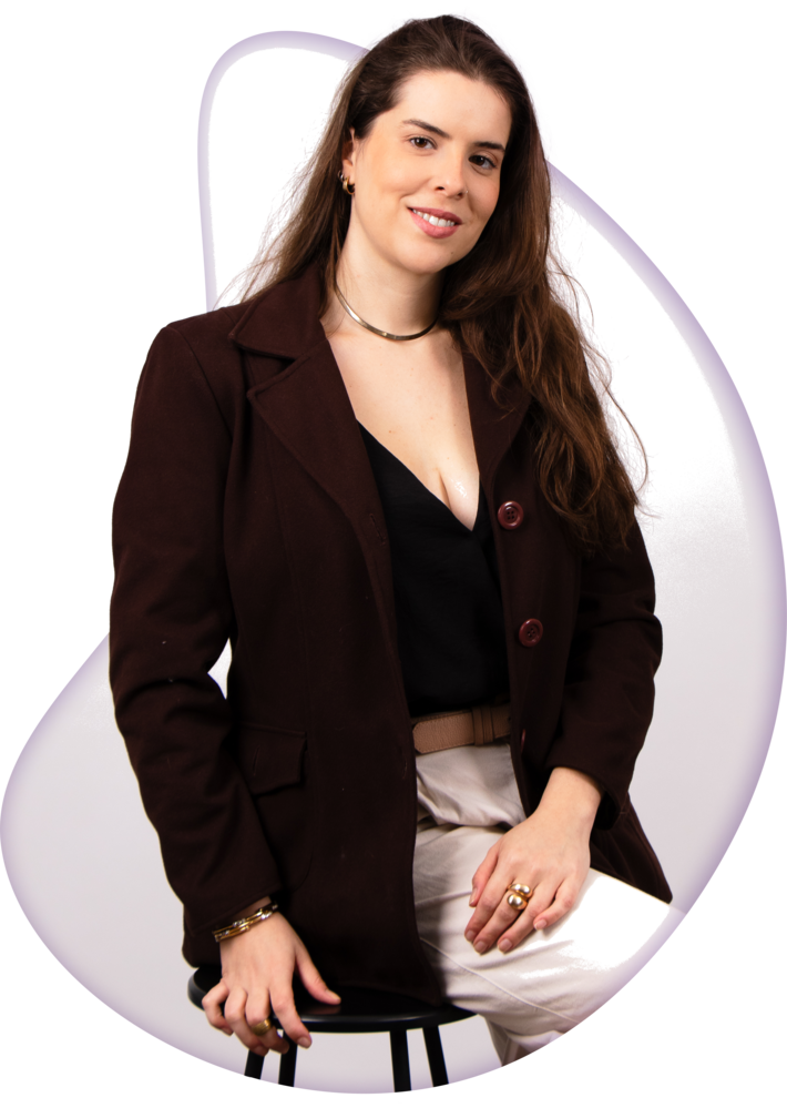 Ana Elisa Bettarello em seu consultório